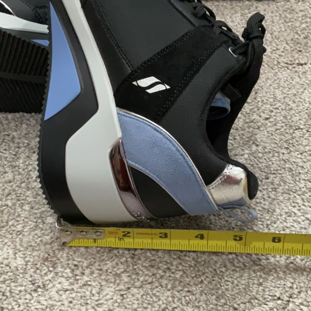 Skechers wedge tennis shoes. - Picture 5 of 8